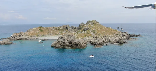 Hrvatska, jedrenje i branje samoniklog jestivog bilja - naslovna fotografija